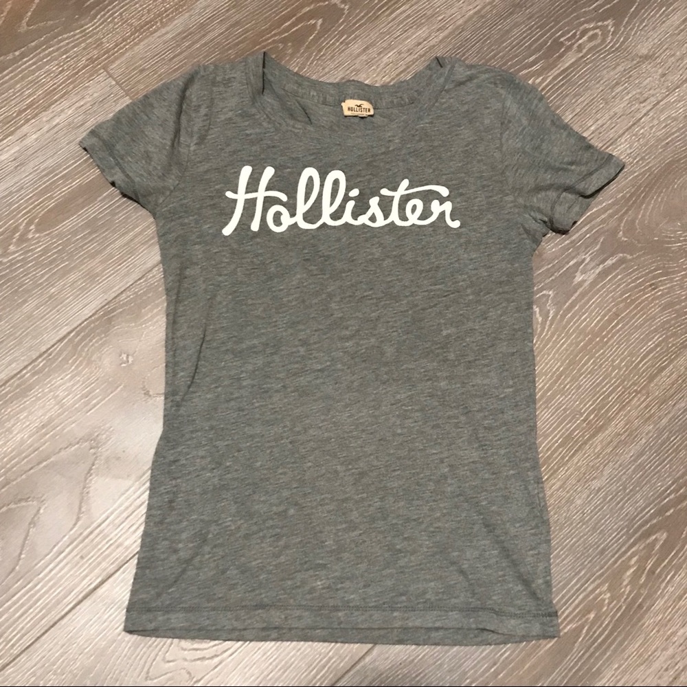 Hollister gray short sleeve top! Size small!